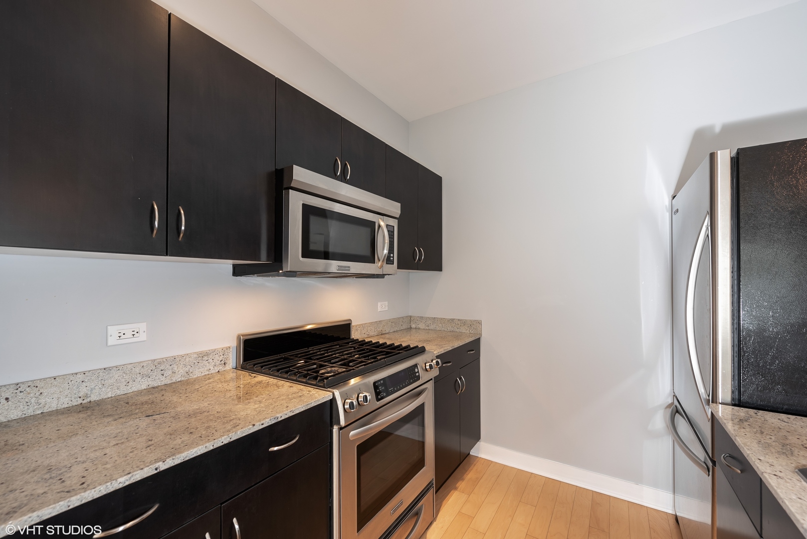 8 E RANDOLPH Street 1607