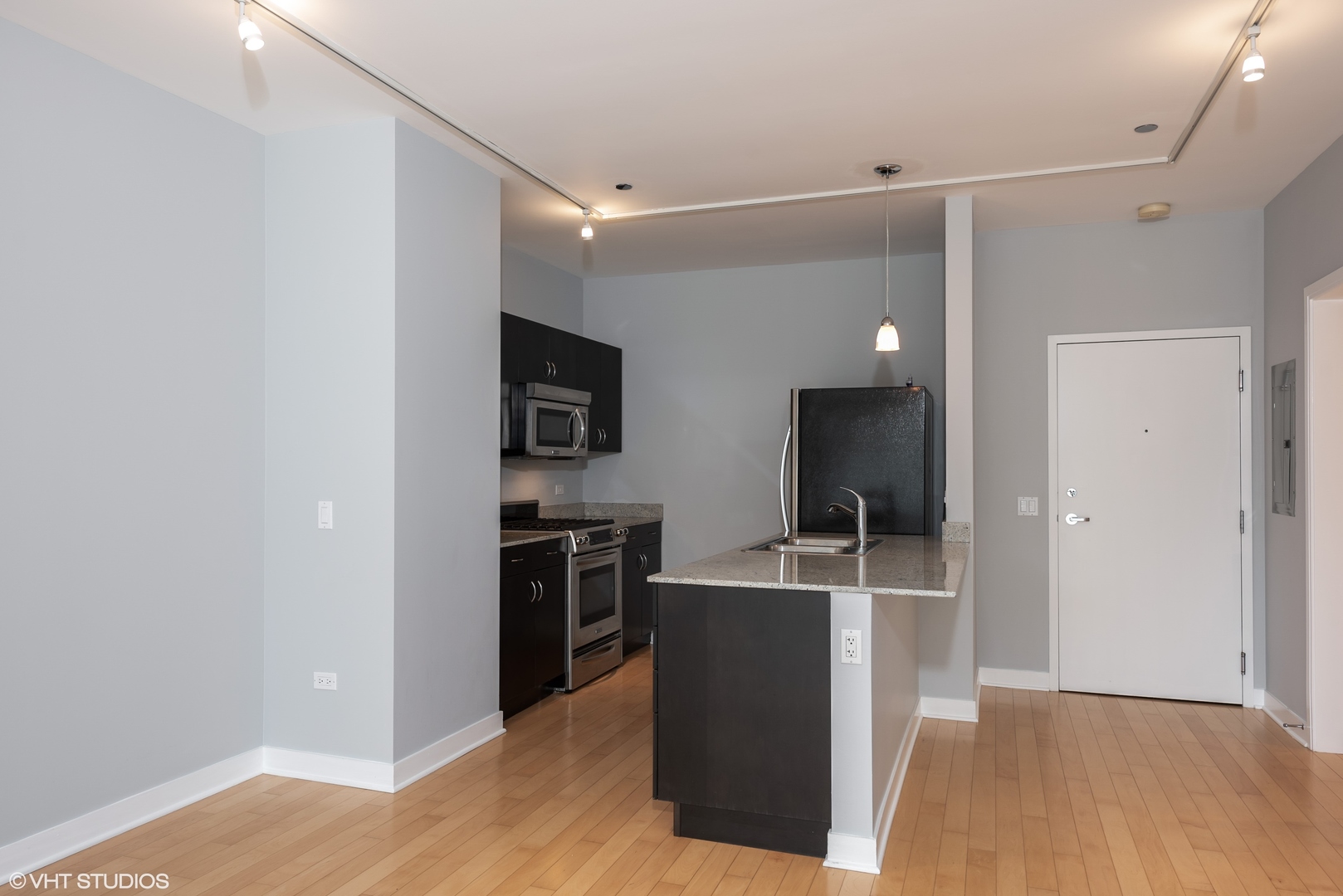 8 E RANDOLPH Street 1607