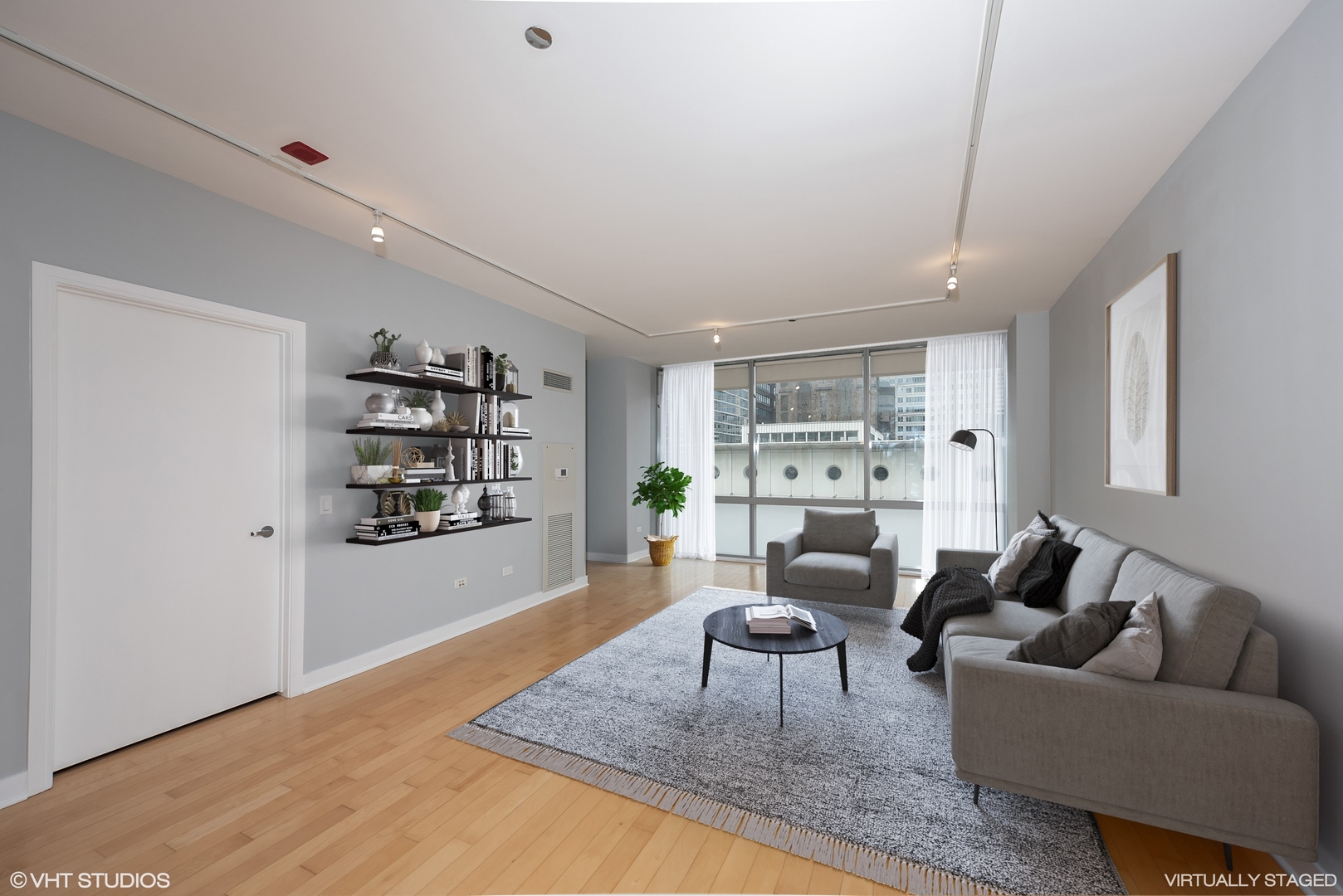 8 E RANDOLPH Street 1607