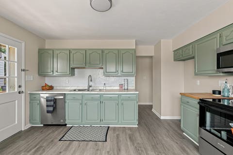 Tiny photo for 391 33rd Avenue Court, East Moline, IL 61244 (MLS # 12728009)
