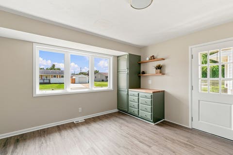 Tiny photo for 391 33rd Avenue Court, East Moline, IL 61244 (MLS # 12728009)