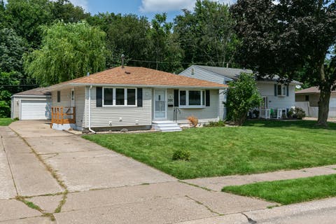 Photo of 391 33rd Avenue Court, East Moline, IL 61244 (MLS # 12728009)
