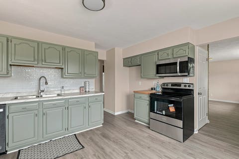 Tiny photo for 391 33rd Avenue Court, East Moline, IL 61244 (MLS # 12728009)