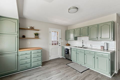 Tiny photo for 391 33rd Avenue Court, East Moline, IL 61244 (MLS # 12728009)