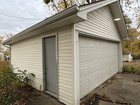 Tiny photo for 705 W Olive Street, Bloomington, IL 61701 (MLS # 12473750)