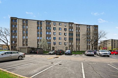 Tiny photo for 9720 S Pulaski Road #102, Oak Lawn, IL 60453 (MLS # 12619759)