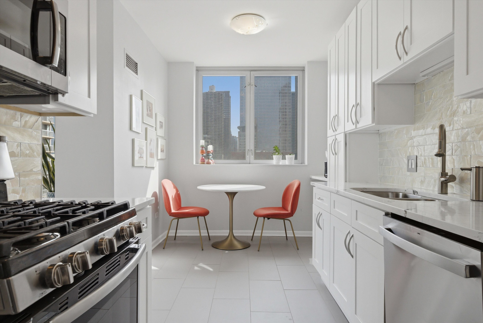 600 N Dearborn Street 1512