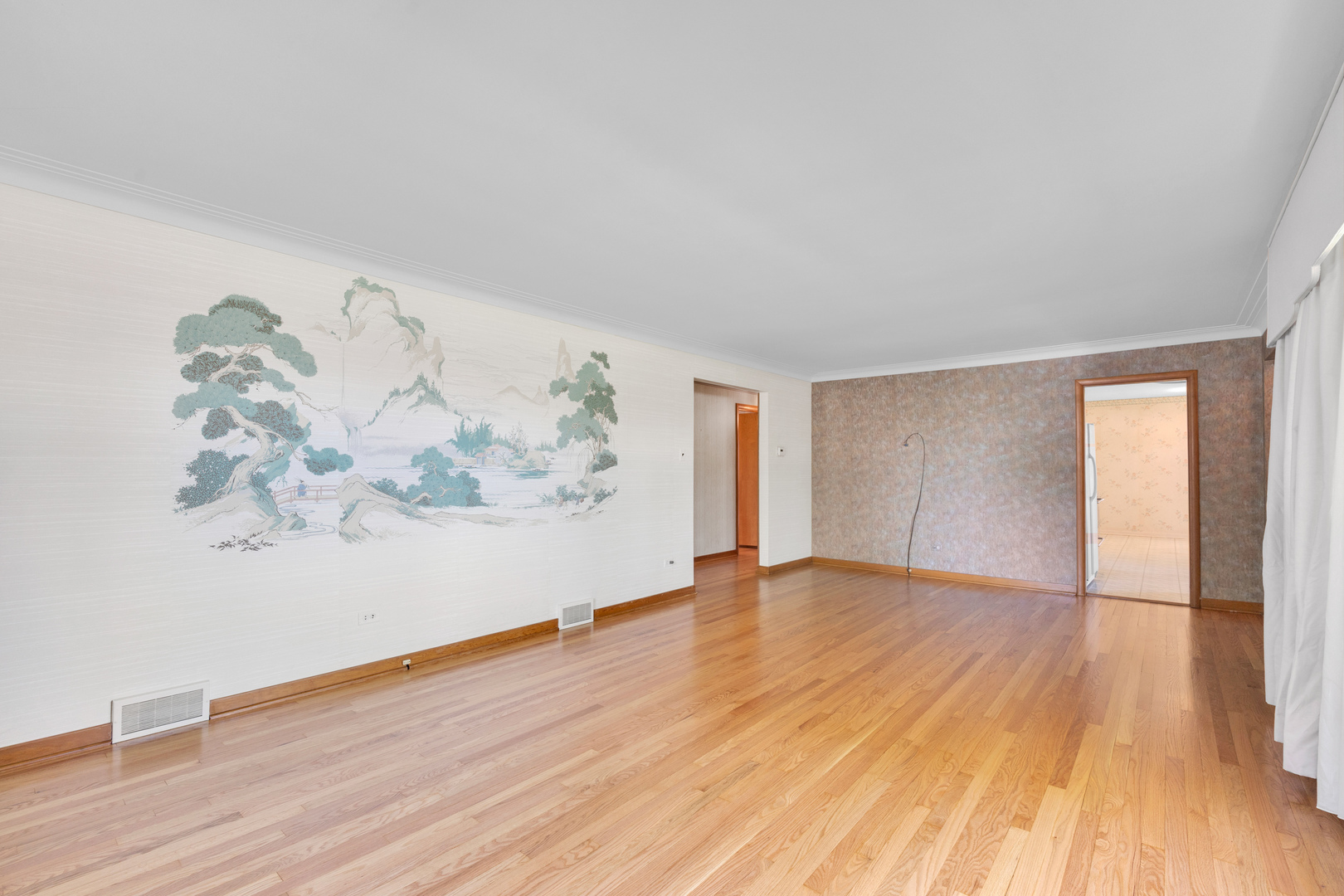 718 N Russel