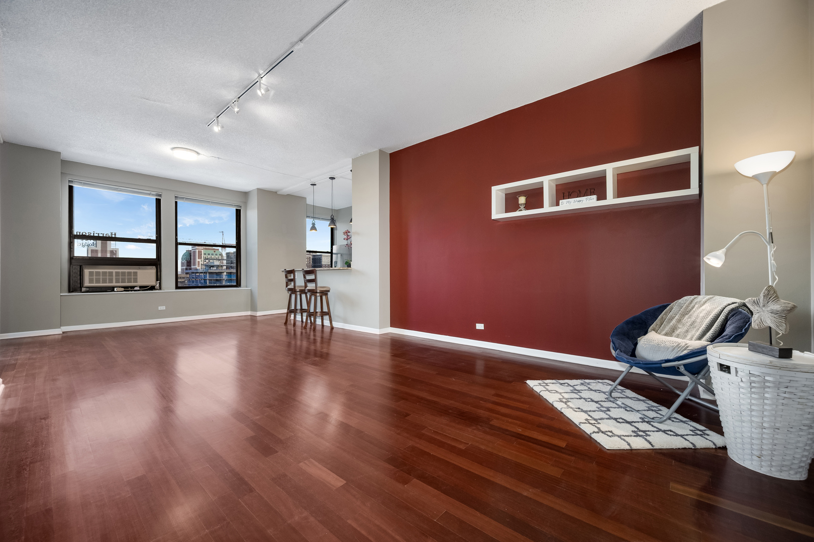 600 S Dearborn Street 1604