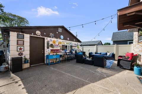 Tiny photo for 2218 DAVIE Street, Davenport, IA 52804 (MLS # 12642274)