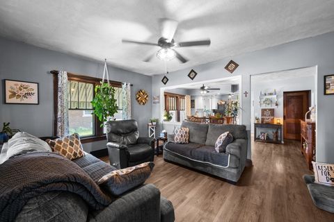 Tiny photo for 2218 DAVIE Street, Davenport, IA 52804 (MLS # 12642274)