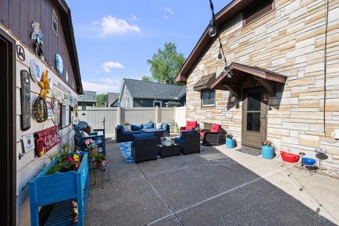 Tiny photo for 2218 DAVIE Street, Davenport, IA 52804 (MLS # 12642274)