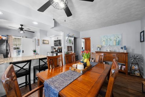 Tiny photo for 2218 DAVIE Street, Davenport, IA 52804 (MLS # 12642274)