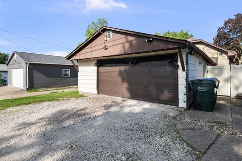 Tiny photo for 2218 DAVIE Street, Davenport, IA 52804 (MLS # 12642274)
