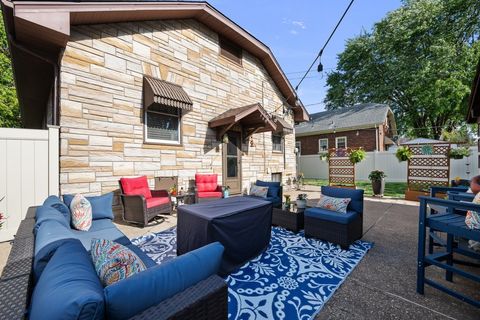 Tiny photo for 2218 DAVIE Street, Davenport, IA 52804 (MLS # 12642274)