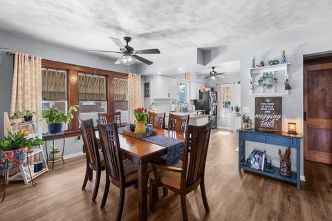 Tiny photo for 2218 DAVIE Street, Davenport, IA 52804 (MLS # 12642274)