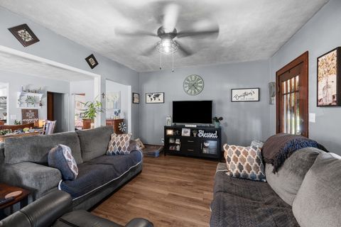 Tiny photo for 2218 DAVIE Street, Davenport, IA 52804 (MLS # 12642274)