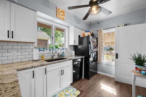 Tiny photo for 2218 DAVIE Street, Davenport, IA 52804 (MLS # 12642274)