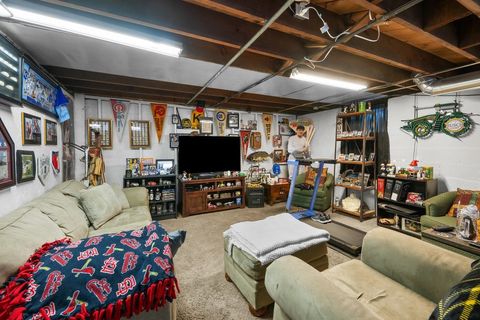 Tiny photo for 2218 DAVIE Street, Davenport, IA 52804 (MLS # 12642274)