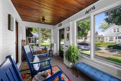 Tiny photo for 2218 DAVIE Street, Davenport, IA 52804 (MLS # 12642274)