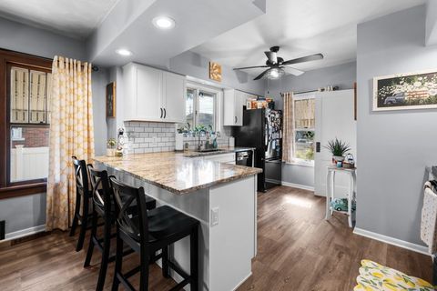 Tiny photo for 2218 DAVIE Street, Davenport, IA 52804 (MLS # 12642274)