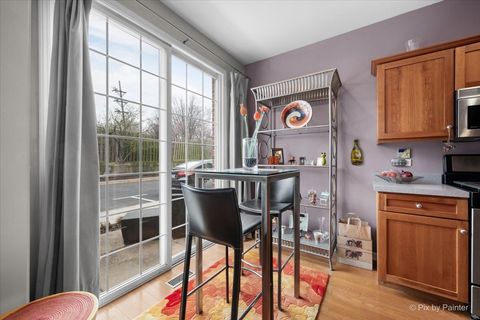 Tiny photo for 430 Commons Circle #430, Clarendon Hills, IL 60514 (MLS # 12608213)