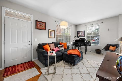 Tiny photo for 430 Commons Circle #430, Clarendon Hills, IL 60514 (MLS # 12608213)