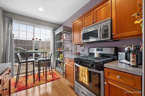 Tiny photo for 430 Commons Circle #430, Clarendon Hills, IL 60514 (MLS # 12608213)