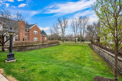 Tiny photo for 430 Commons Circle #430, Clarendon Hills, IL 60514 (MLS # 12608213)
