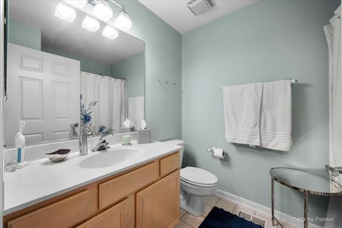 Tiny photo for 430 Commons Circle #430, Clarendon Hills, IL 60514 (MLS # 12608213)