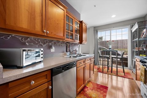 Tiny photo for 430 Commons Circle #430, Clarendon Hills, IL 60514 (MLS # 12608213)