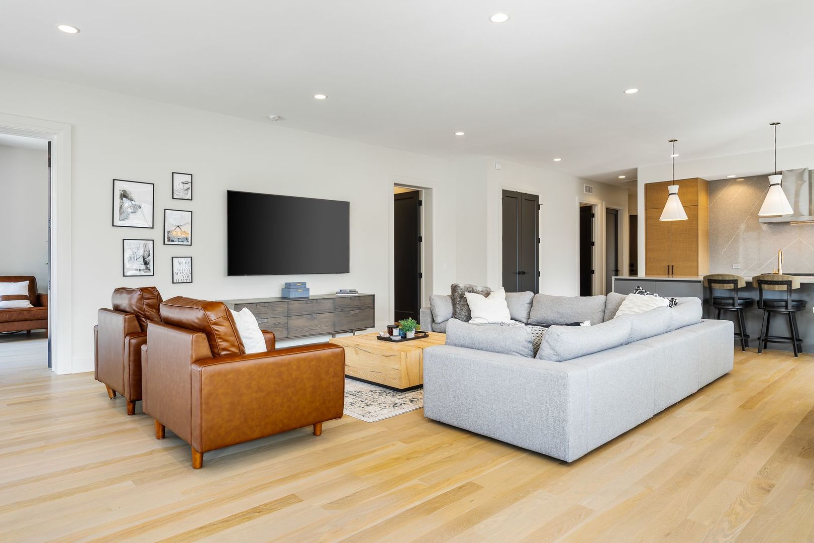 1110 W Schubert Avenue 203, Chicago, IL, 60614 3 1110 W Schubert Avenue 203