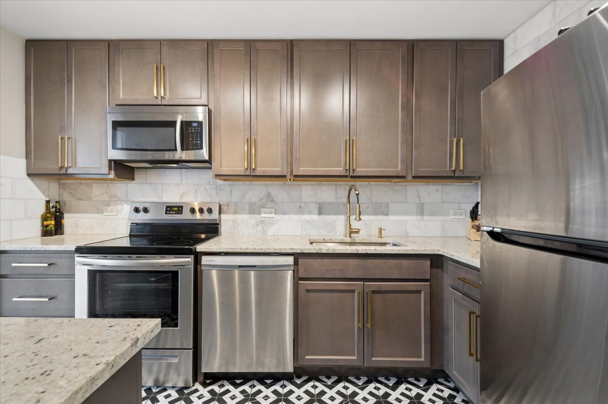 3900 N Lake Shore Drive 2B
