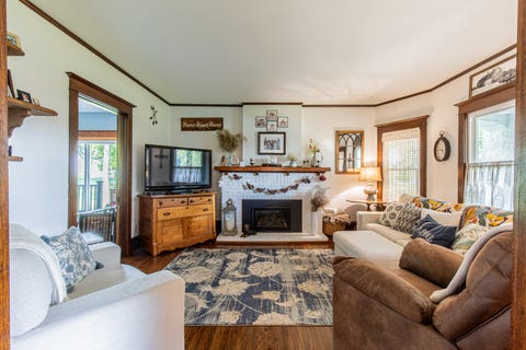 Tiny photo for 467 N 42nd Road, Mendota, IL 61342 (MLS # 12706981)