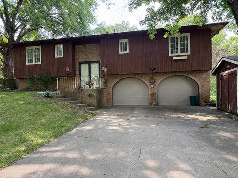 Photo of 28 Crestview Drive, Geneseo, IL 61254 (MLS # 12714165)