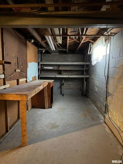 Tiny photo for 1406 25TH Avenue S, Clinton, IA 52732 (MLS # QC4268955)