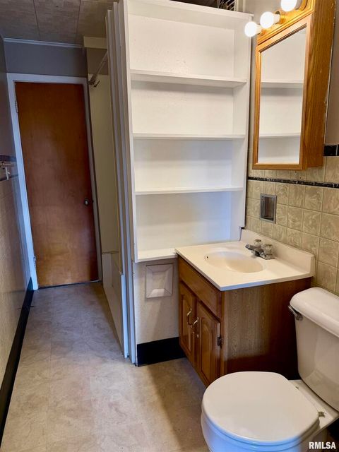 Tiny photo for 1406 25TH Avenue S, Clinton, IA 52732 (MLS # QC4268955)