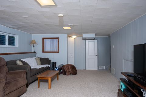 Tiny photo for 621 N Forest Avenue, Mount Prospect, IL 60056 (MLS # 12534240)