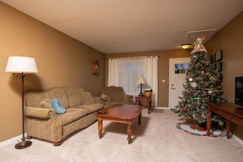 Tiny photo for 621 N Forest Avenue, Mount Prospect, IL 60056 (MLS # 12534240)
