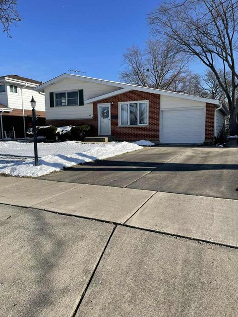 Tiny photo for 621 N Forest Avenue, Mount Prospect, IL 60056 (MLS # 12534240)