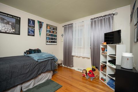 Tiny photo for 621 N Forest Avenue, Mount Prospect, IL 60056 (MLS # 12534240)