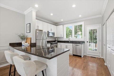 Tiny photo for 2901 N Wolcott Avenue #D, Chicago, IL 60657 (MLS # 12705052)
