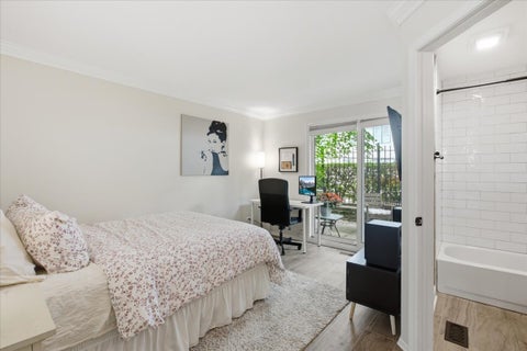 Tiny photo for 2901 N Wolcott Avenue #D, Chicago, IL 60657 (MLS # 12705052)