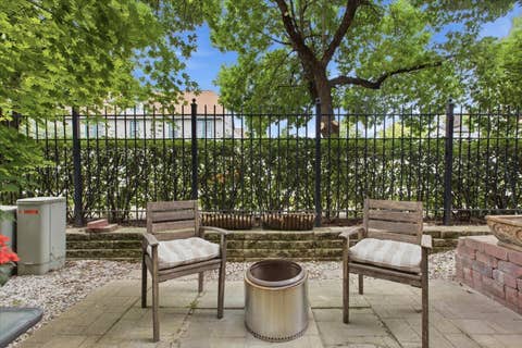 Tiny photo for 2901 N Wolcott Avenue #D, Chicago, IL 60657 (MLS # 12705052)