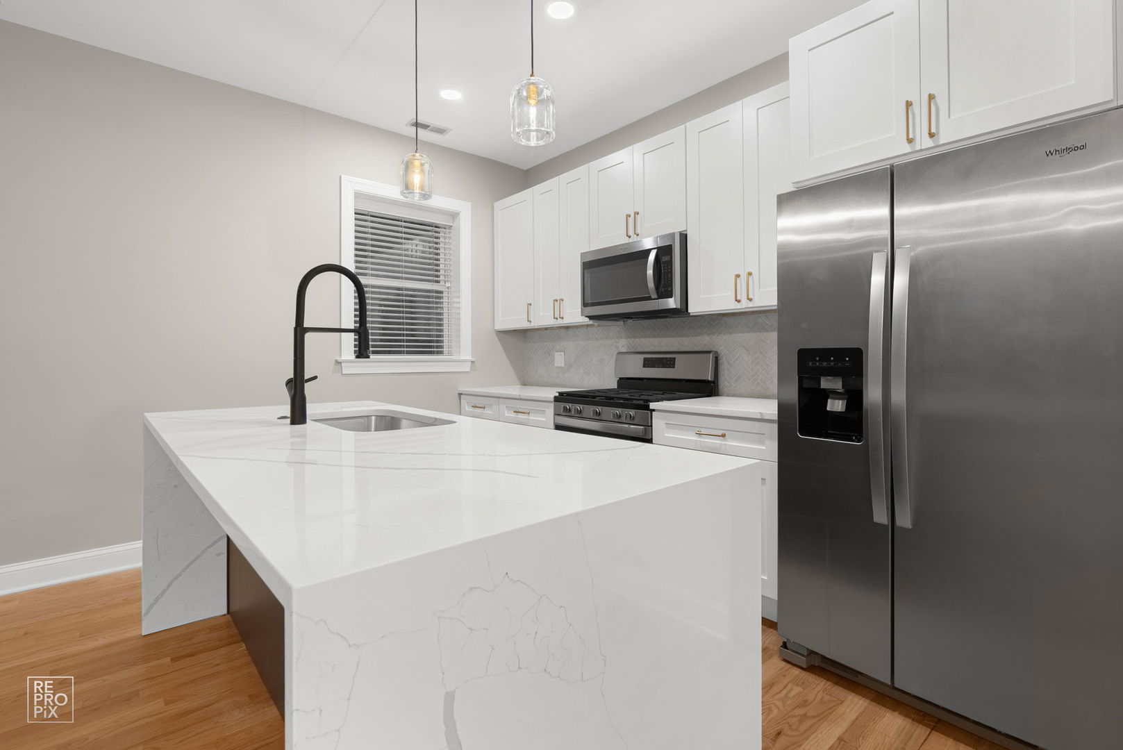 1525 N Wicker Park Avenue 1