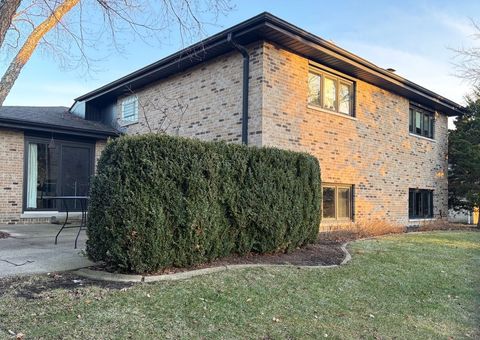 Tiny photo for 7700 Apple Tree Lane, Willowbrook, IL 60527 (MLS # 12595299)