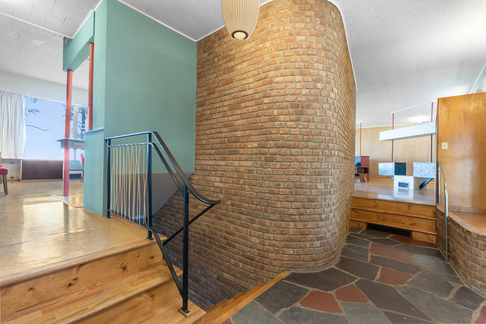 706 N 4th Street