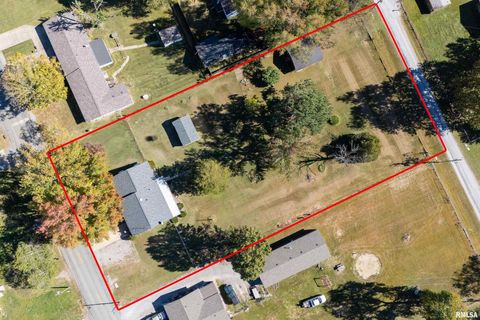 Tiny photo for 1514 E CLEVELAND Street, West Frankfort, IL 62896 (MLS # EB460274)