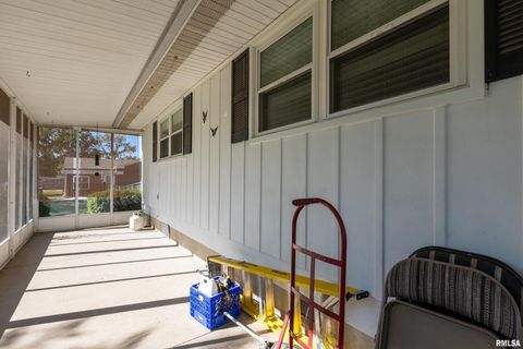 Tiny photo for 1514 E CLEVELAND Street, West Frankfort, IL 62896 (MLS # EB460274)