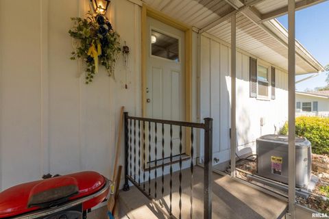 Tiny photo for 1514 E CLEVELAND Street, West Frankfort, IL 62896 (MLS # EB460274)